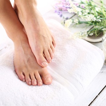  Beauty 101: How To Treat & Prevent Yellow Toenails 