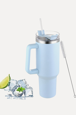 Insulated Cup With Straw & Handle Lid from MaBanocota