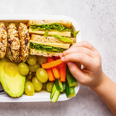 4 Nutritionists Explain How To Put Together A Healthy Lunch