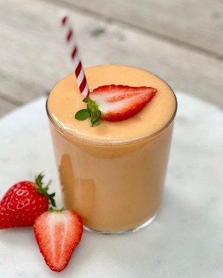 Mango & Strawberry Smoothie