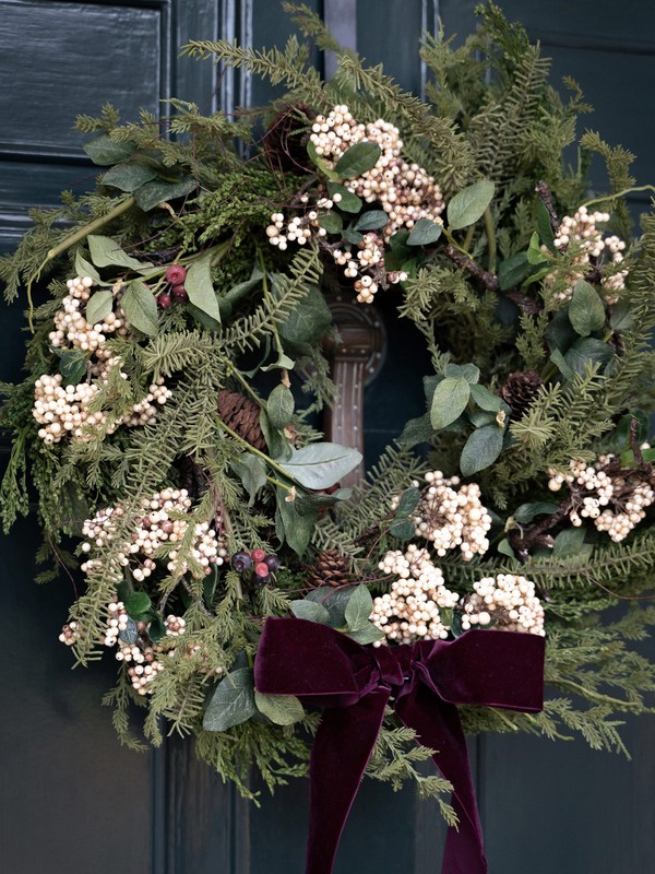 The Best Christmas Wreaths To Buy This Year