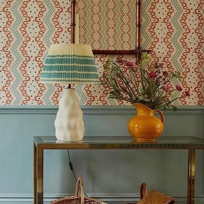 Making a mistake with wallpaper can be costly, so it pays to find the right professional to get invo