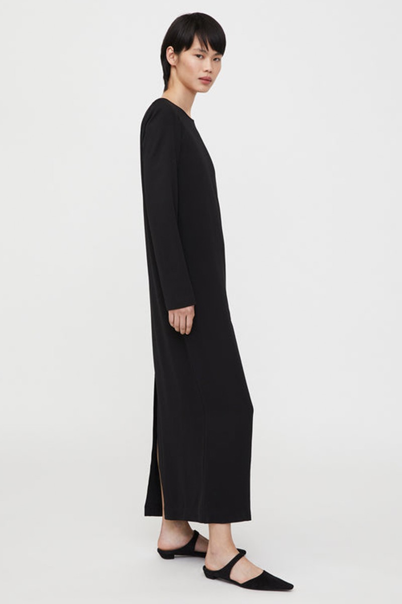 Slouched Shoulder Dress, €410 | Totême