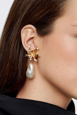 Earrings With Flower & Pearl from Parfois