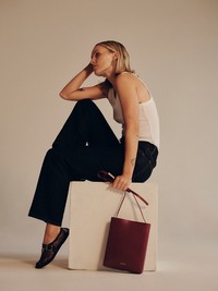 Polly Styles 4 Chic Looks From Calvin Klein