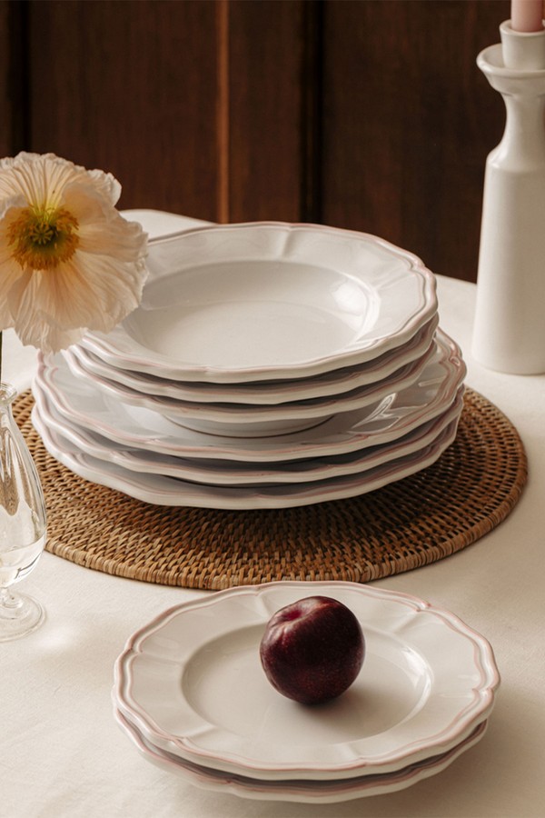 Set Of 4 Zita Scalloped Dinner Plates from Rebecca Udall