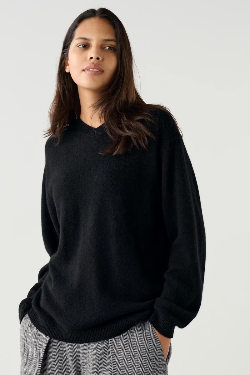 Cashmere Relaxed V Neck Jumper from Uniqlo