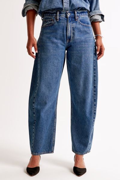 Curve Love Mid Rise Barrel Jeans