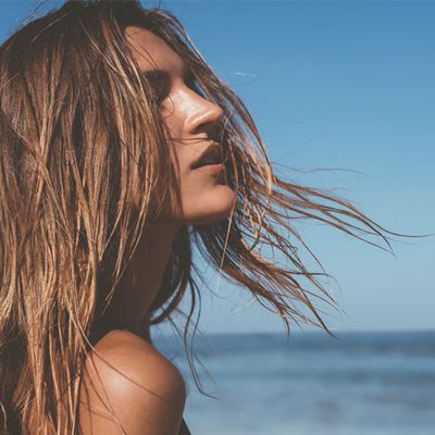 4 Of The Best Products For Beachy Waves