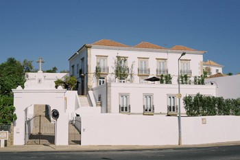 Colégio Charm House