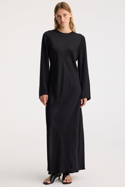 Minimal Wide Sleeved Satin Dress