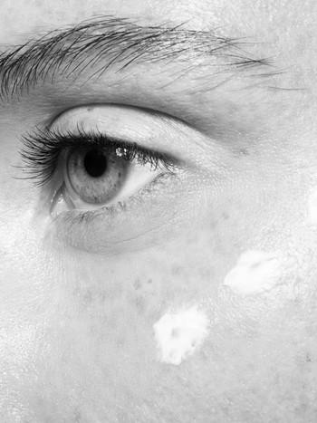 5 Top Dermatologists On Their Favourite Eye Creams