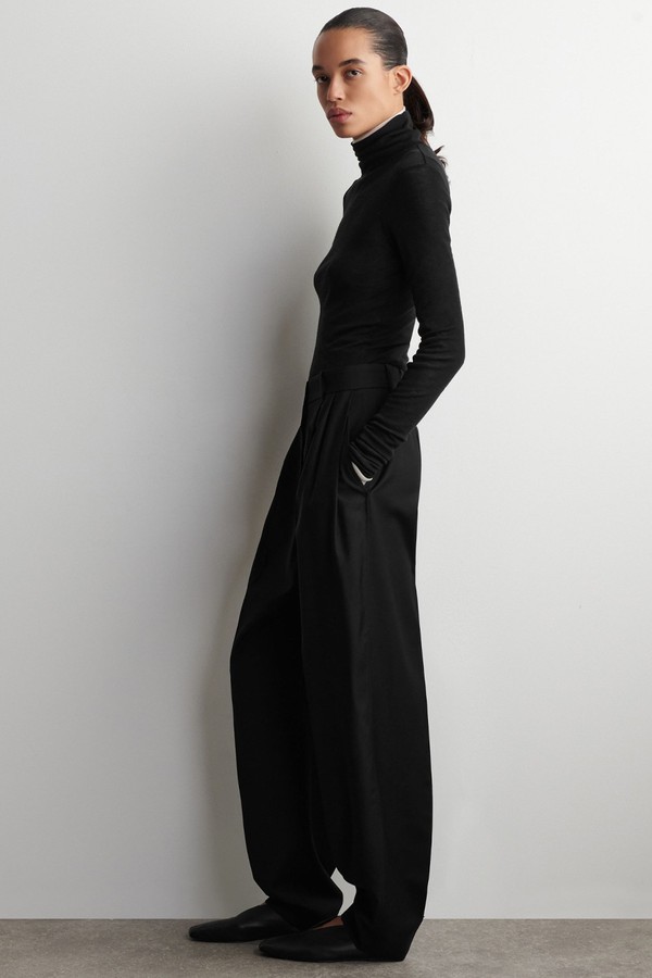 Pleated Wool-Blend Tulip Trousers