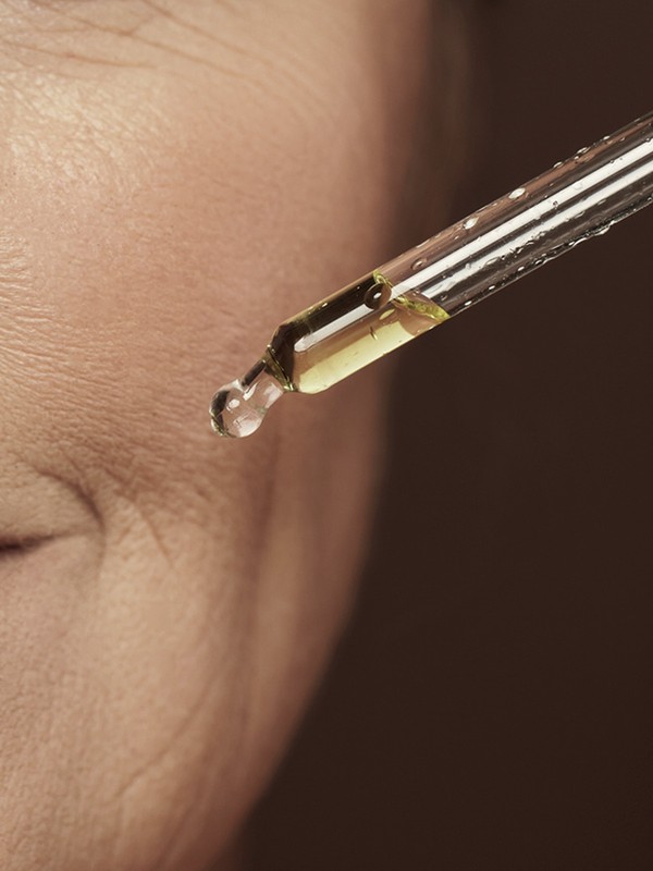 SPF Drops: What They Are & How They Work 