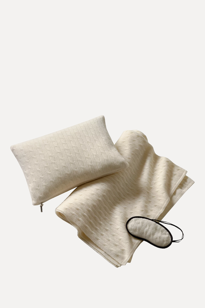 Iconic Cable Cashmere Travel Gift Set