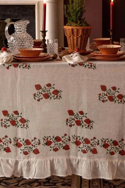 Fraises Des Bois Tablecloth from Sharland England