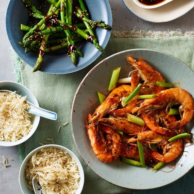 Garlic Butter Prawns With Rice 