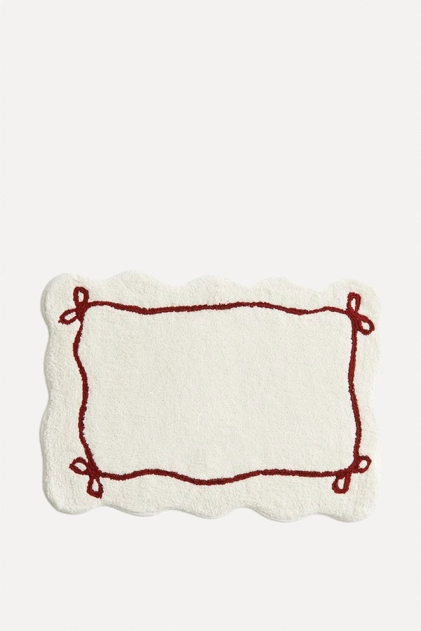 Scalloped-Edge Bath Mat