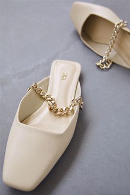 Flat Slingback Shoes With Chain