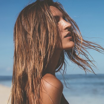 4 Of The Best Products For Beachy Waves