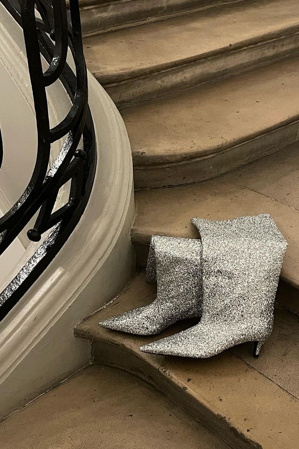 Pointy Glitter Boots 