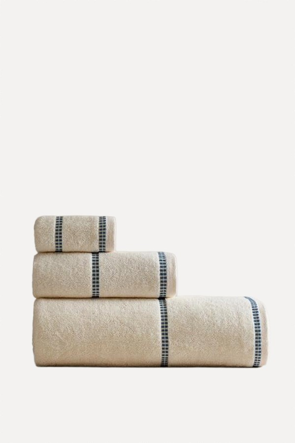 Bath Towel With Geometric Border 