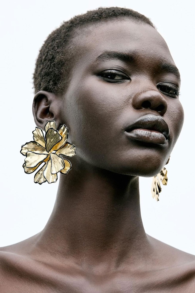 Textured Flower Earrings from Zara