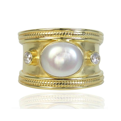 The Fabulous Pearl Guinevere Ring