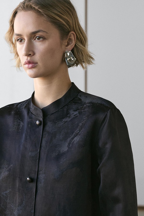 Flowing Jacquard Shirt