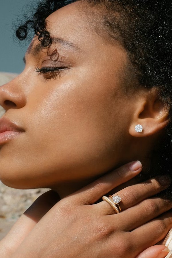 Exclusive Solitaire Stud