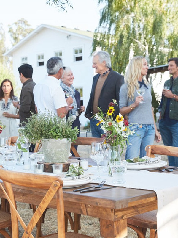 Podcasts That’ll Give You Great Small Talk At Dinner Parties