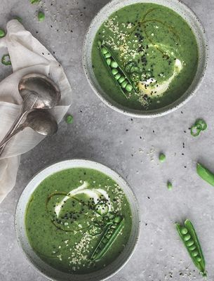 Pea & Spinach Soup With Chilli & Mint