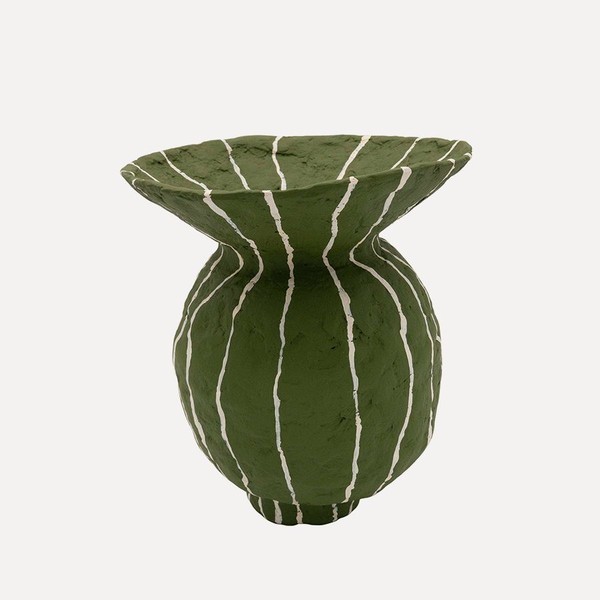 Piña Vase from De La Jardin