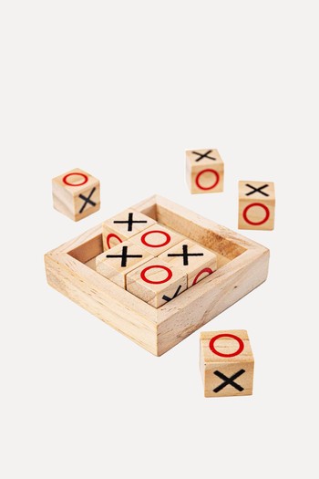 Mini Noughts & Crosses from Bigjigs Toys