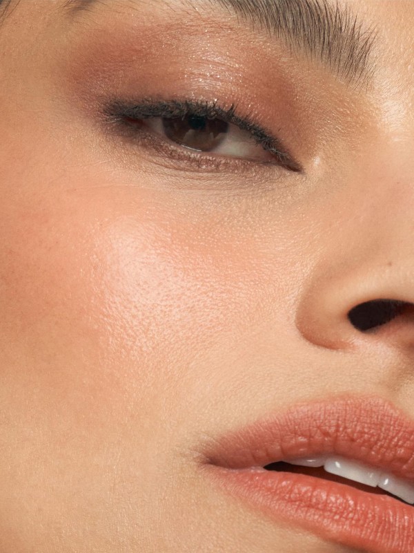 5 Do-It-All Make-Up Palettes To Pack In Your Carry-On