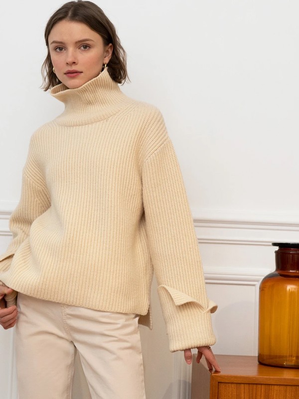 Debit Vs. Credit: Try This Chic Autumn Look