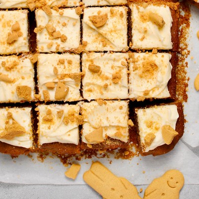 Gingerbread Traybake Cake