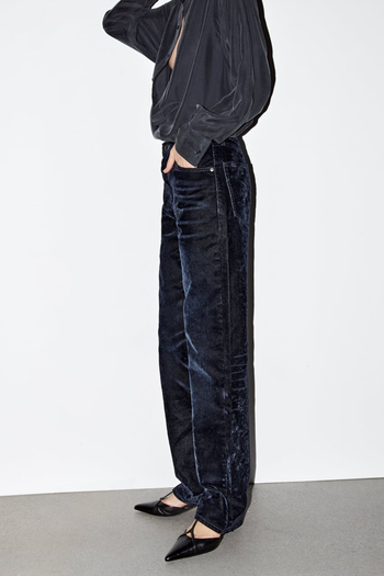 RELAXED VELVET MID-RISE JEANS  from Zara