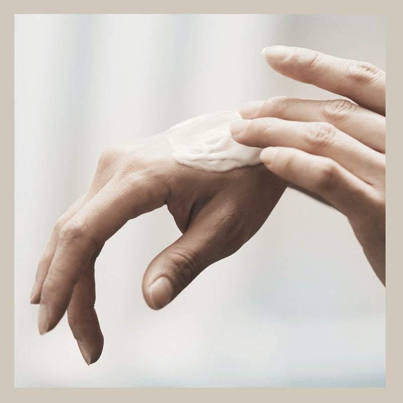 An Expert Guide To Keeping Your Hands Young