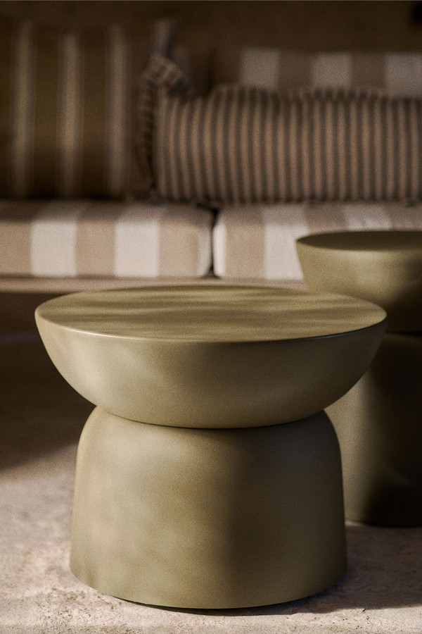 Metal Outdoor Coffee Table from H&M