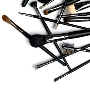 14 Brushes You Need For Flawless Make-Up