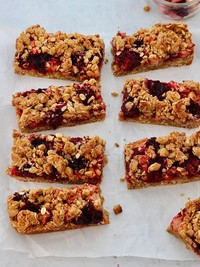 Apple & Blackberry Crumble Bars