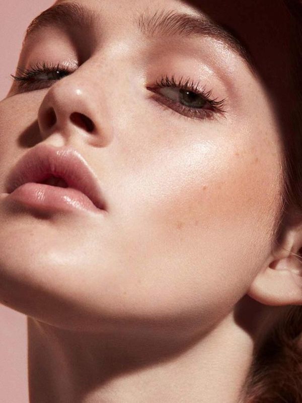 7 Highlighting Sticks That Guarantee A Healthy Glow