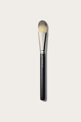 190S Foundation Brush  from M·A·C