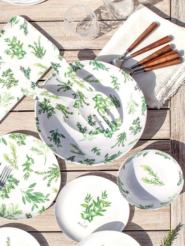 18 Pieces To Elevate Your Alfresco Dining