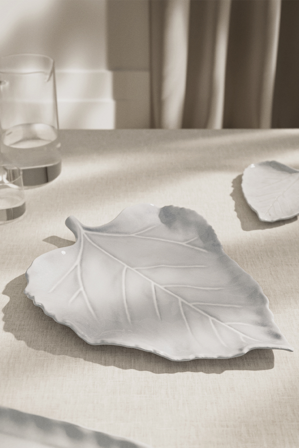 Large Earthenware Serving Dish With Leaf Design