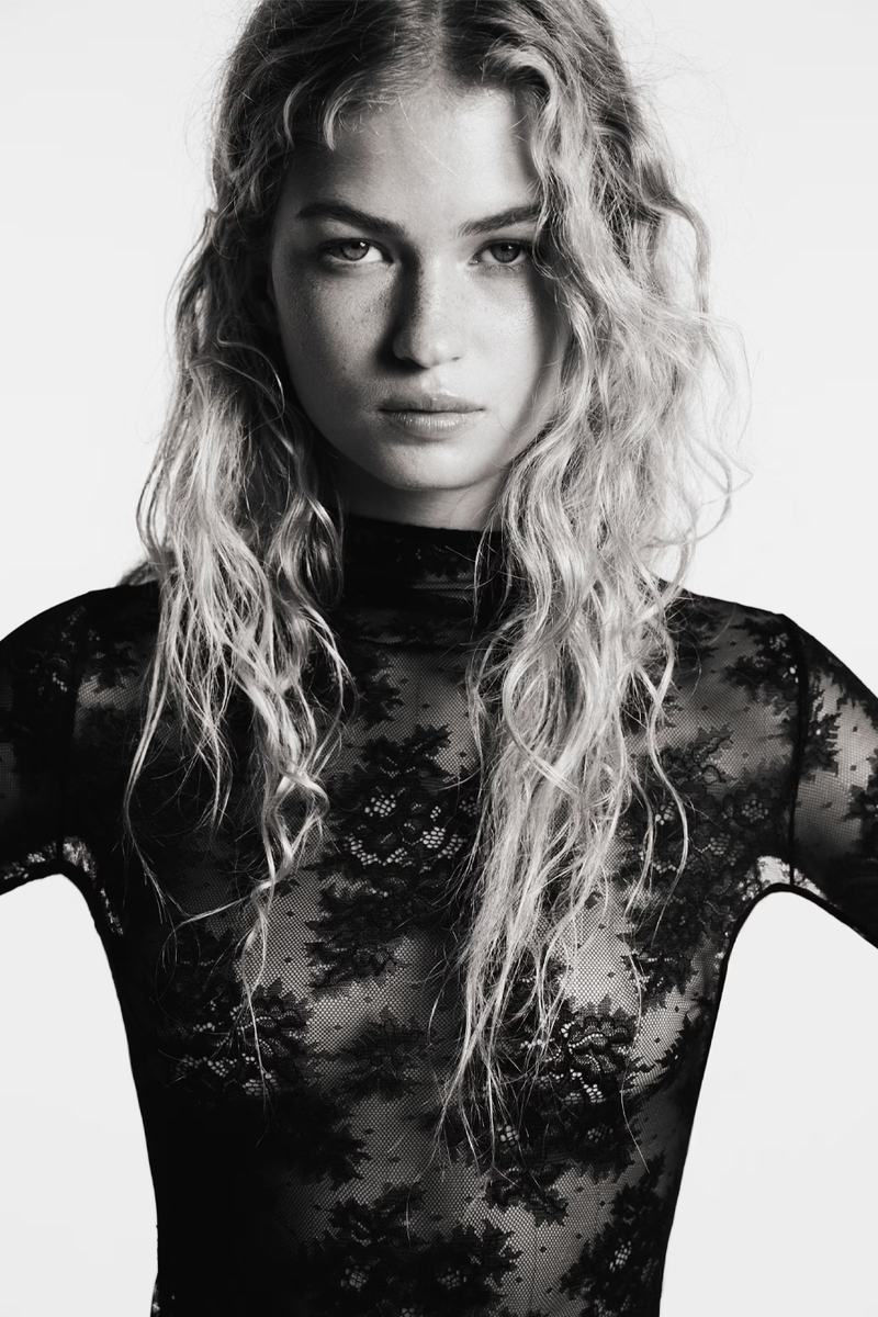 Long-Sleeved Lace Bodysuit from H&M