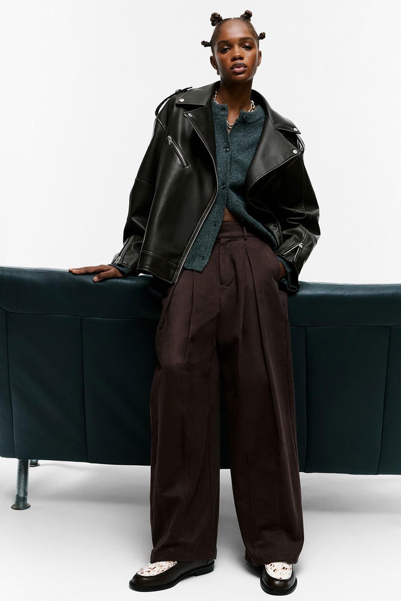 Darted Smart Trousers With Volume from Pull & Bear