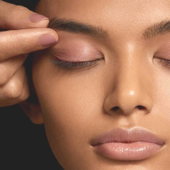 Why Brow Pinching Is Beauty’s Next Big Thing