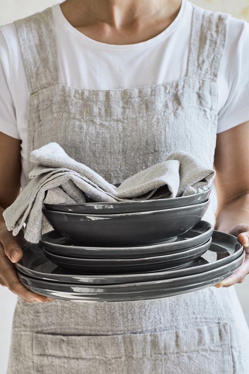 Cross-Back Linen Apron from The White Company